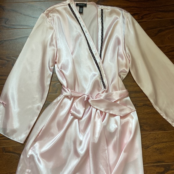 Jones New York satin like long dressing gown in size S/P. M/M - Picture 7 of 7